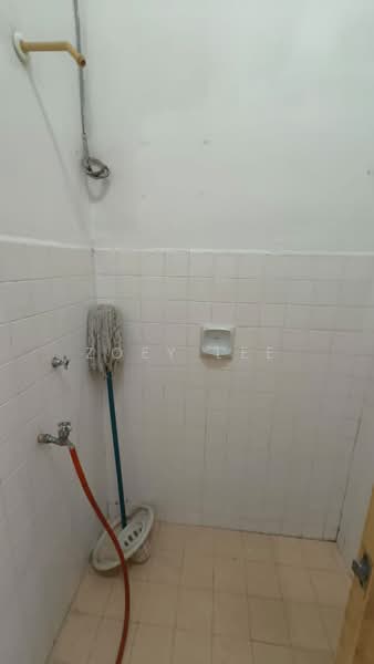 Rumah Teres 2 Tingkat untuk Dijual di Taman Molek (Johor Bahru) - Zoey Lee - Bathroom - PropertyGuru.com.my