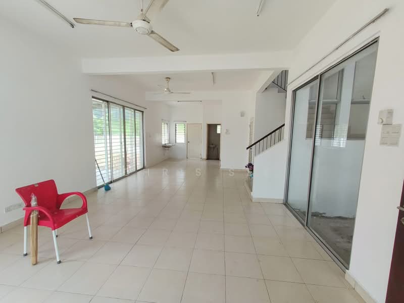 Rumah Teres 2 Tingkat untuk Disewa di Bandar Seri Coalfields (Sungai Buloh) - Chris See - Living Room - PropertyGuru.com.my