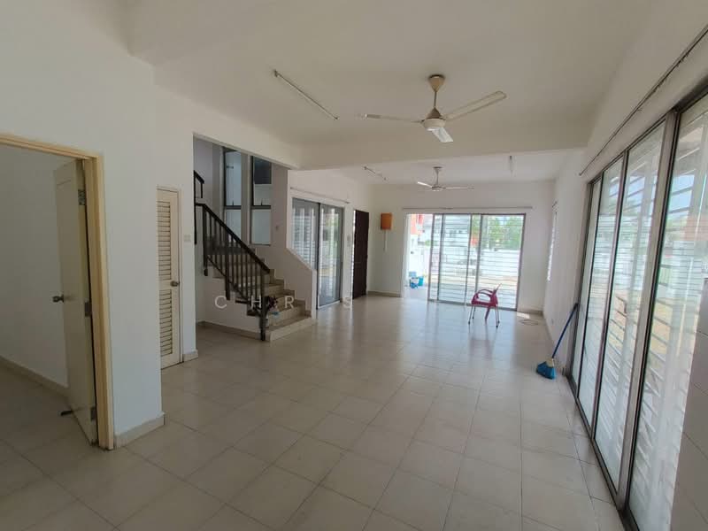 Rumah Teres 2 Tingkat untuk Disewa di Bandar Seri Coalfields (Sungai Buloh) - Chris See - Living Room - PropertyGuru.com.my