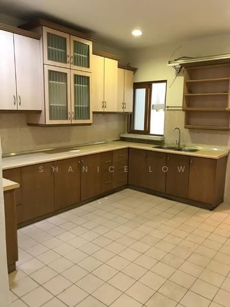 2.5-storey Terraced House for Sale in BANDAR PUCHONG JAYA (Puchong) - Shanice Low - Kitchen - PropertyGuru.com.my