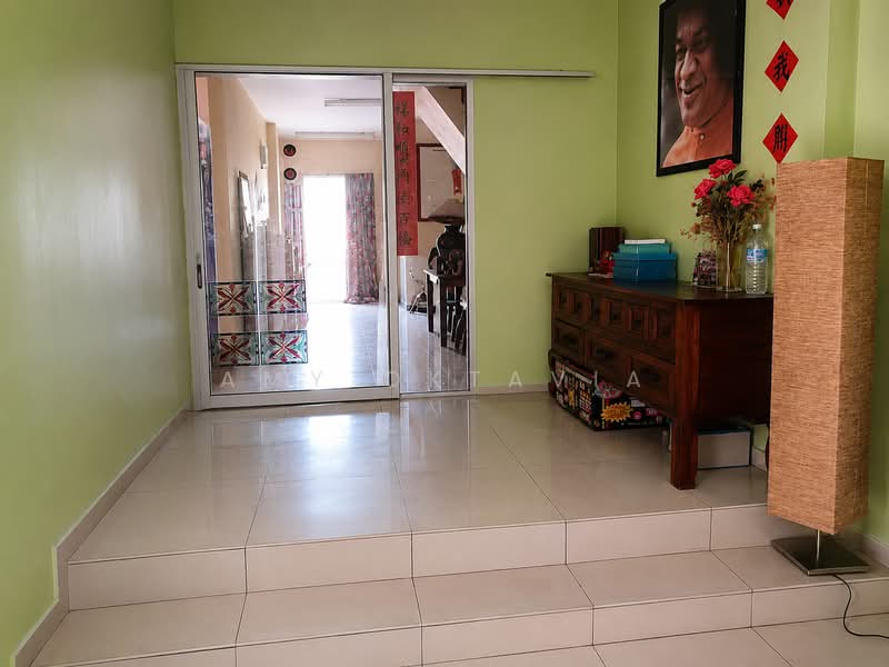 Bungalow for Sale in Pantai Sepang Putra (Sepang) - Amy Oktavia - Entrance - PropertyGuru.com.my
