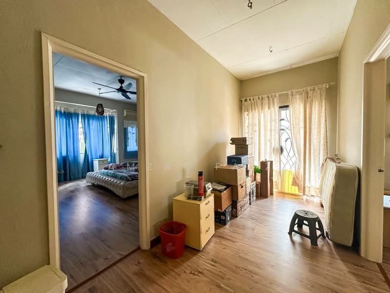 Rumah Teres 2 Tingkat untuk Dijual di Taman Kelana Idaman (Ara Damansara) - Amzar Faiz - PropertyGuru.com.my