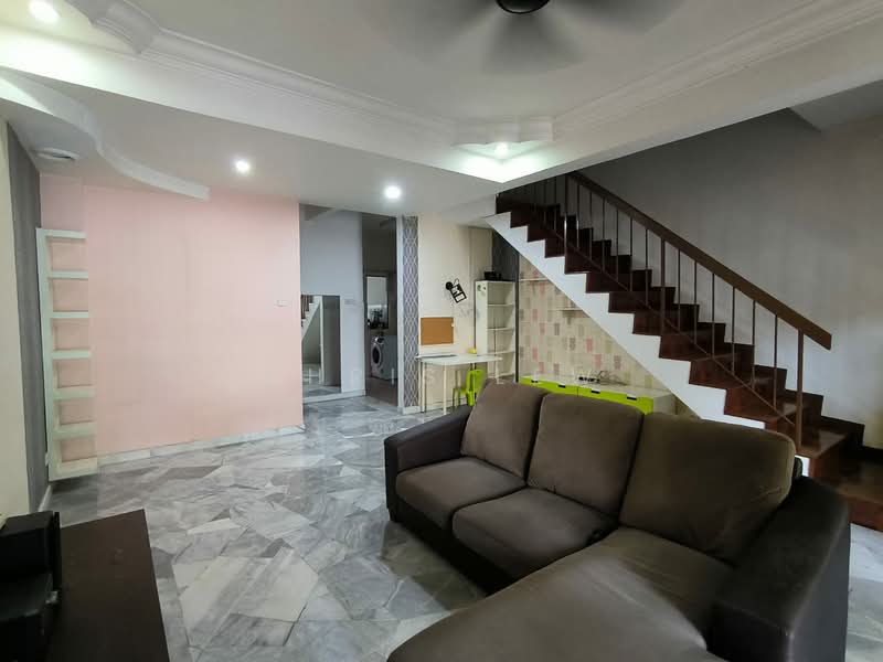 2-storey Terraced House for Rent in Taman Wawasan (Puchong) - CHRIS LEW - Living Room - PropertyGuru.com.my