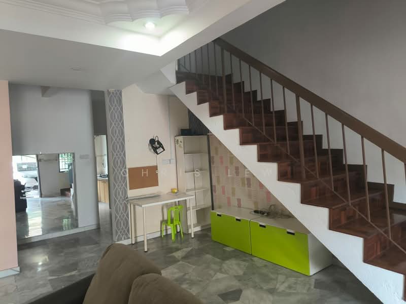 2-storey Terraced House for Rent in Taman Wawasan (Puchong) - CHRIS LEW - Living Room - PropertyGuru.com.my