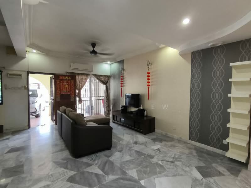 2-storey Terraced House for Rent in Taman Wawasan (Puchong) - CHRIS LEW - Living Room - PropertyGuru.com.my