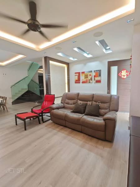 Rumah Teres 2 Tingkat untuk Dijual di Setia Indah 12 (Setia Alam) - KH Chong - Living Room - PropertyGuru.com.my
