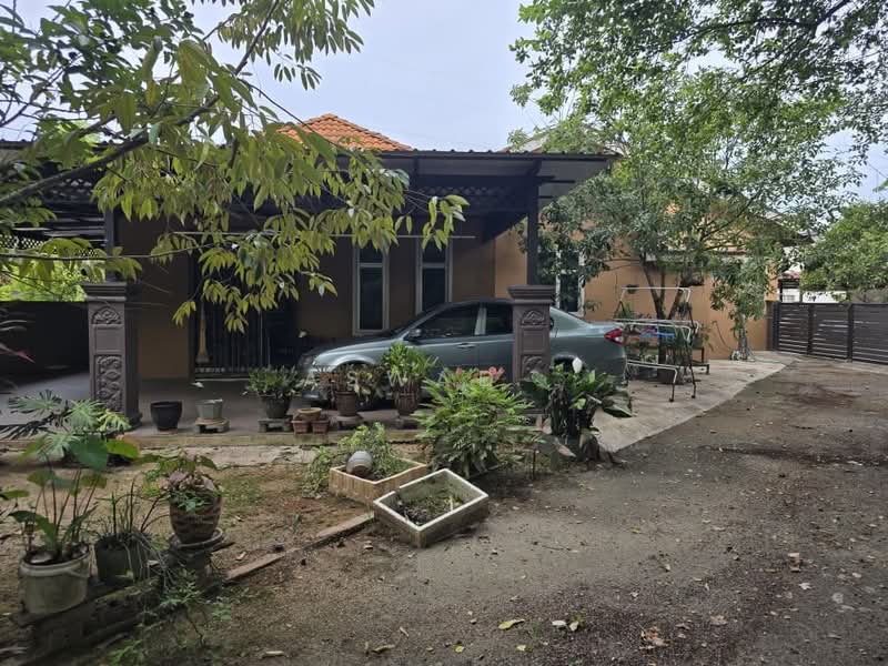 1-storey Terraced House for Sale in Taman Seri Jenaris (Tikam Batu) - Aswad . - Exterior - PropertyGuru.com.my