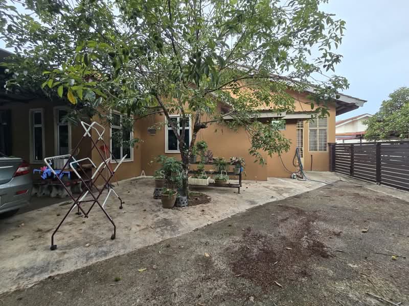 1-storey Terraced House for Sale in Taman Seri Jenaris (Tikam Batu) - Aswad . - Exterior - PropertyGuru.com.my