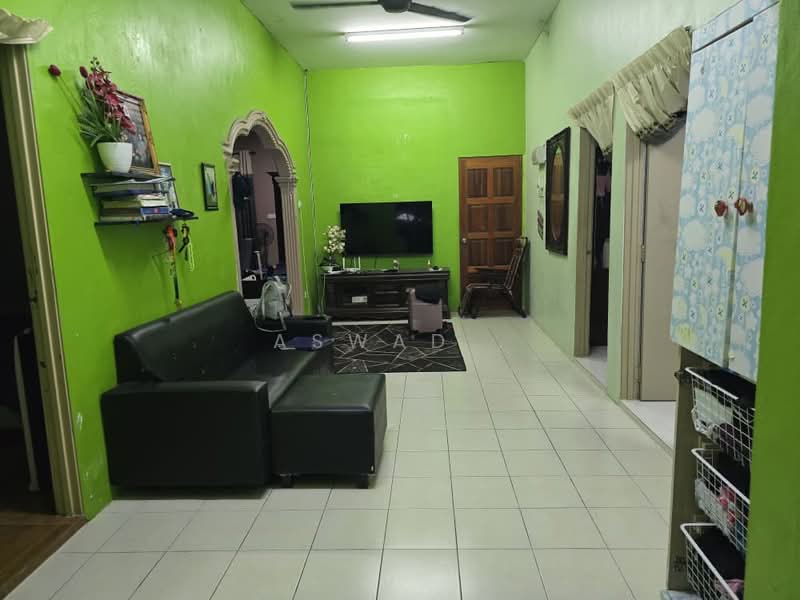 1-storey Terraced House for Sale in Taman Seri Jenaris (Tikam Batu) - Aswad . - Living Room - PropertyGuru.com.my