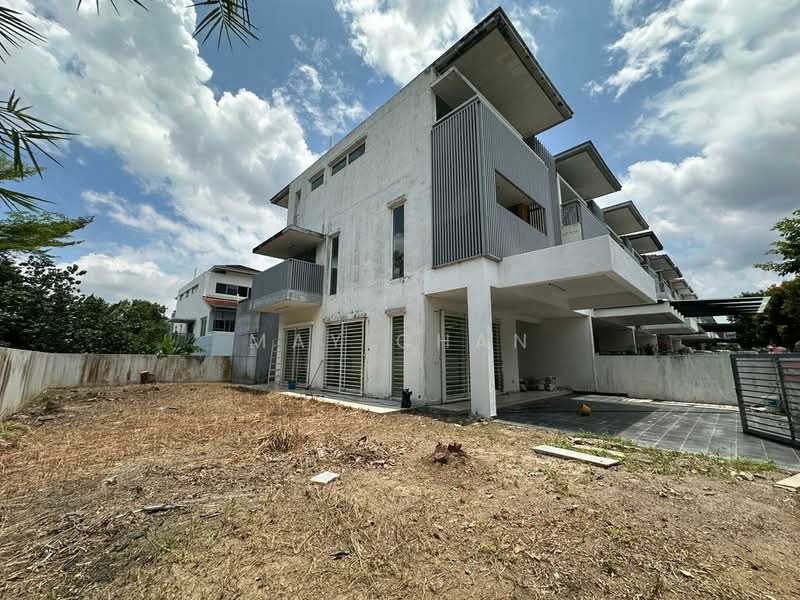 3-storey Terraced House for Sale in Taman Nadayu 92 (Kajang) - May Chan - Exterior - PropertyGuru.com.my
