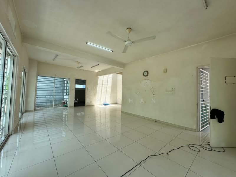 3-storey Terraced House for Sale in Taman Nadayu 92 (Kajang) - May Chan - Living Room - PropertyGuru.com.my