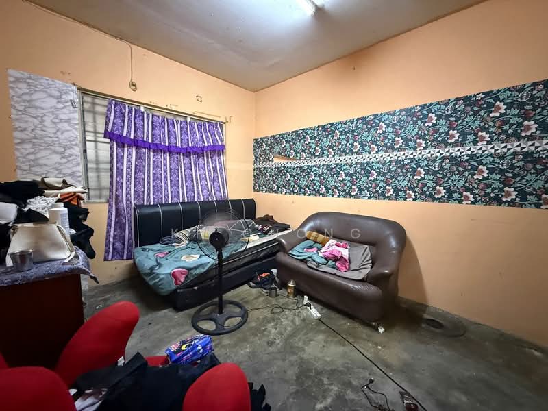 Flat for Sale at Bandar Bukit Tinggi 2 - KH Chong - Bedroom - PropertyGuru.com.my