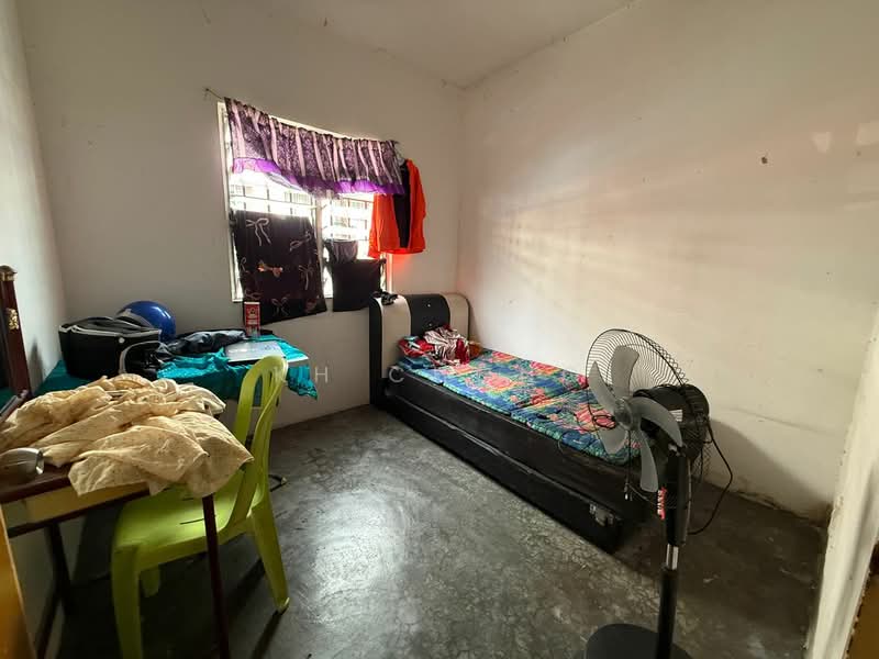 Flat for Sale at Bandar Bukit Tinggi 2 - KH Chong - Bedroom - PropertyGuru.com.my