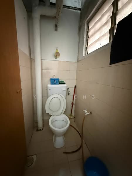 Flat for Sale at Bandar Bukit Tinggi 2 - KH Chong - Bathroom - PropertyGuru.com.my