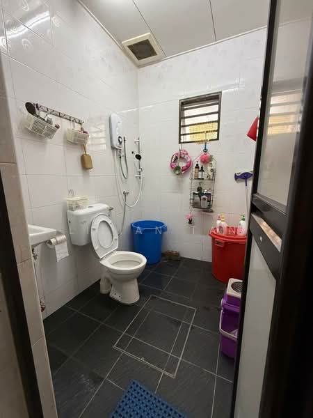 2-storey Terraced House for Sale in Taman Lestari Putra (Seri Kembangan) - Lilian Tan - Bathroom - PropertyGuru.com.my
