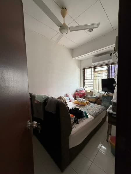 2-storey Terraced House for Sale in Taman Lestari Putra (Seri Kembangan) - Lilian Tan - Bedroom - PropertyGuru.com.my