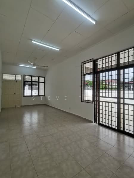 1-storey Terraced House for Sale in Taman Daya (Johor Bahru) - Steve Tah - Living Room - PropertyGuru.com.my