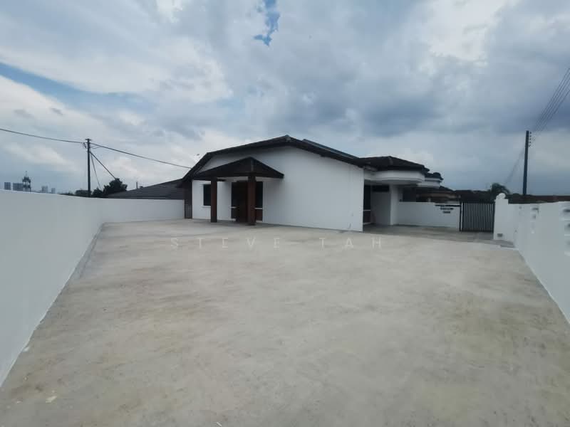 1-storey Terraced House for Sale in Taman Daya (Johor Bahru) - Steve Tah - Exterior - PropertyGuru.com.my