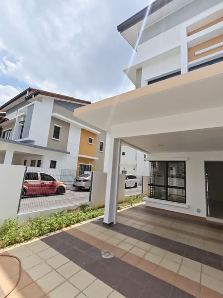 Rumah Teres 2 Tingkat untuk Disewa di Seksyen U13 (Setia Alam) - Wendy Si - PropertyGuru.com.my