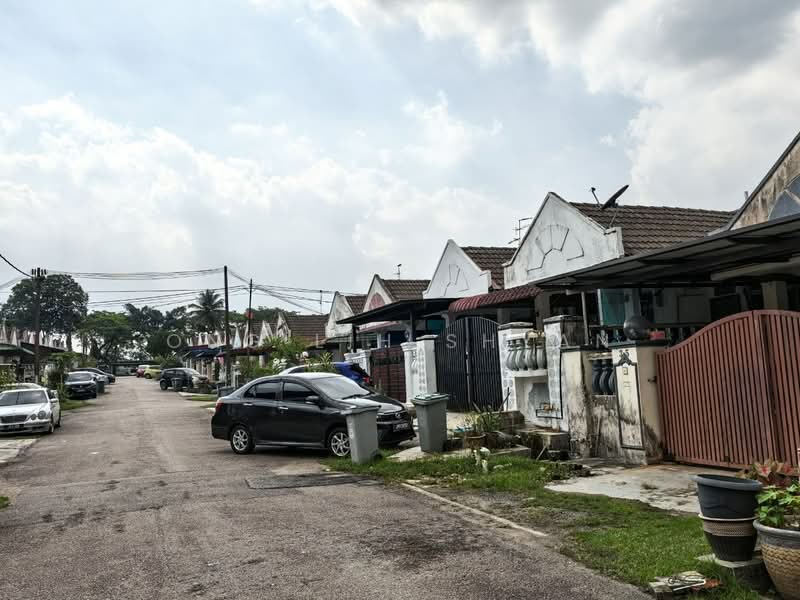 1-storey Terraced House for Sale in Taman Universiti (Skudai) - Ong Lih Shyan - Exterior - PropertyGuru.com.my
