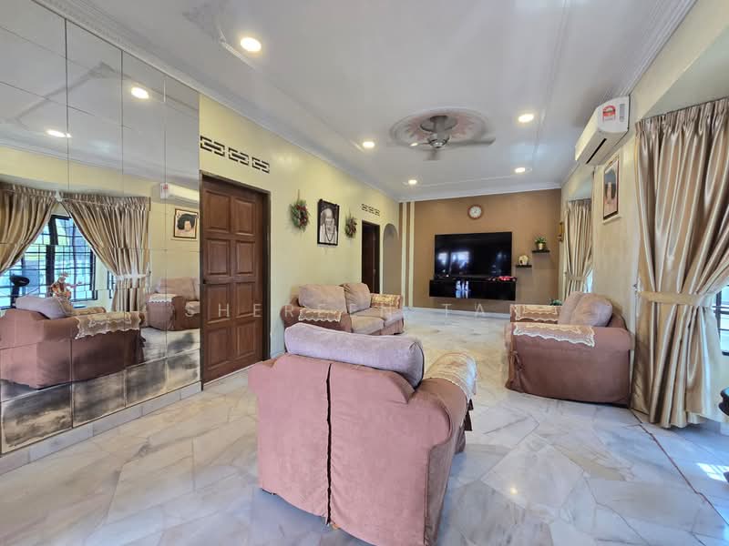Rumah Teres 1 Tingkat untuk Dijual di Port Klang (Pelabuhan Klang) (Selangor) - Shereen Tan - Living Room - PropertyGuru.com.my