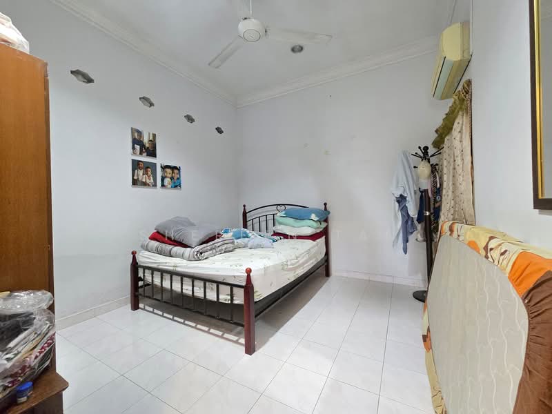 Rumah Teres 1 Tingkat untuk Dijual di Port Klang (Pelabuhan Klang) (Selangor) - Shereen Tan - Bedroom - PropertyGuru.com.my