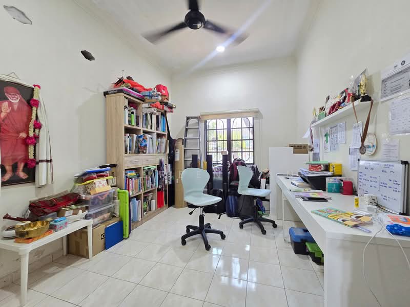 Rumah Teres 1 Tingkat untuk Dijual di Port Klang (Pelabuhan Klang) (Selangor) - Shereen Tan - Study - PropertyGuru.com.my