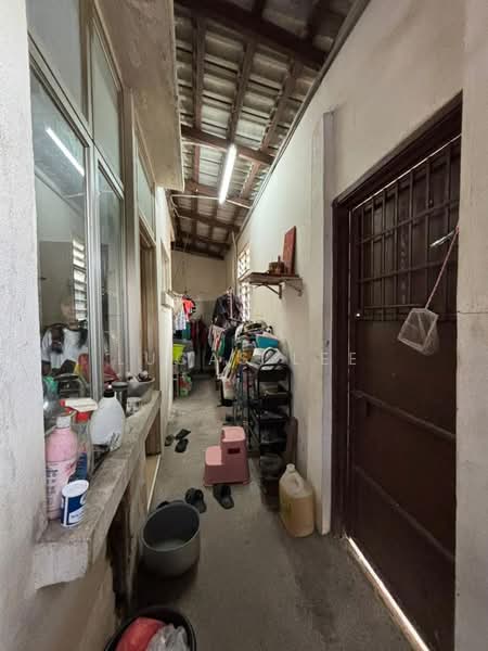 2-storey Terraced House for Sale in Johor Bahru (Johor) - Lucas Lee - Corridor - PropertyGuru.com.my
