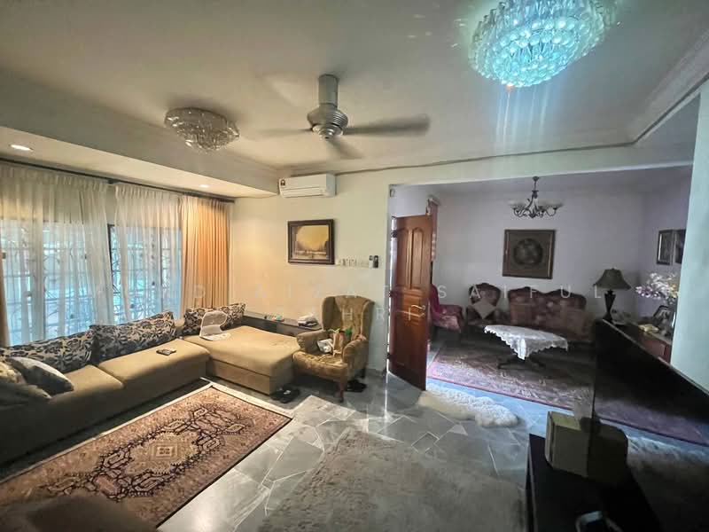 2-storey Terraced House for Sale in Usj 2 (Subang Jaya) - Mohd Aizat Saiful Bahri - Living Room - PropertyGuru.com.my