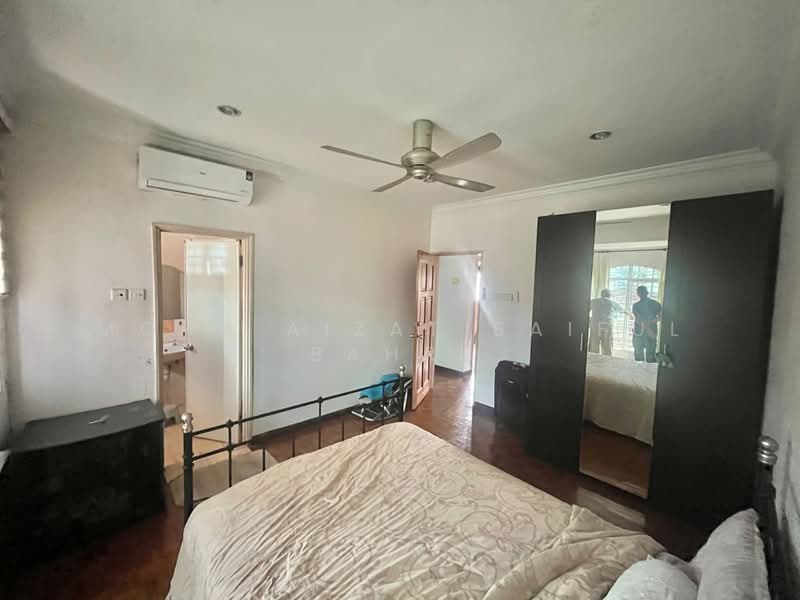 2-storey Terraced House for Sale in Usj 2 (Subang Jaya) - Mohd Aizat Saiful Bahri - Bedroom - PropertyGuru.com.my