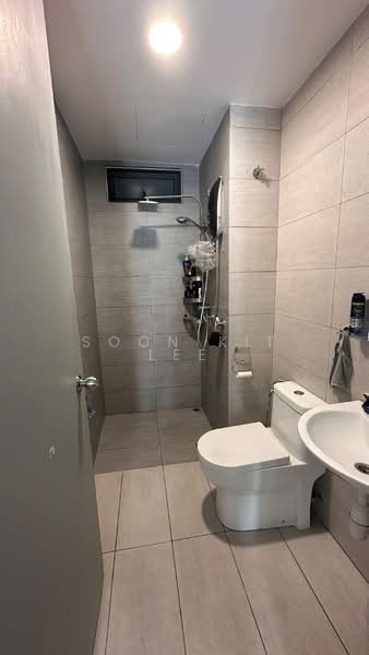 Servis Apartment untuk Disewa di KL Traders Square - Keith Lee - Bathroom - PropertyGuru.com.my