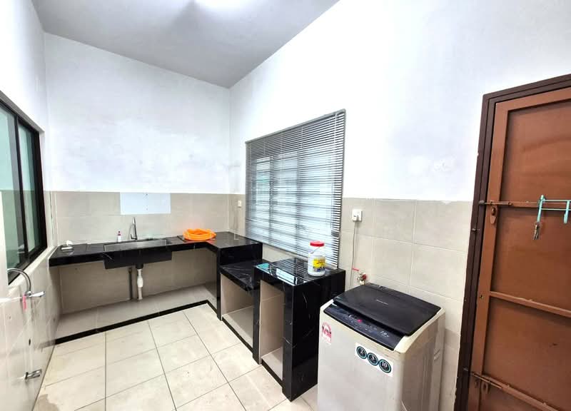 2-storey Terraced House for Rent in Setia Alam (Selangor) - Sally Yong - Kitchen - PropertyGuru.com.my