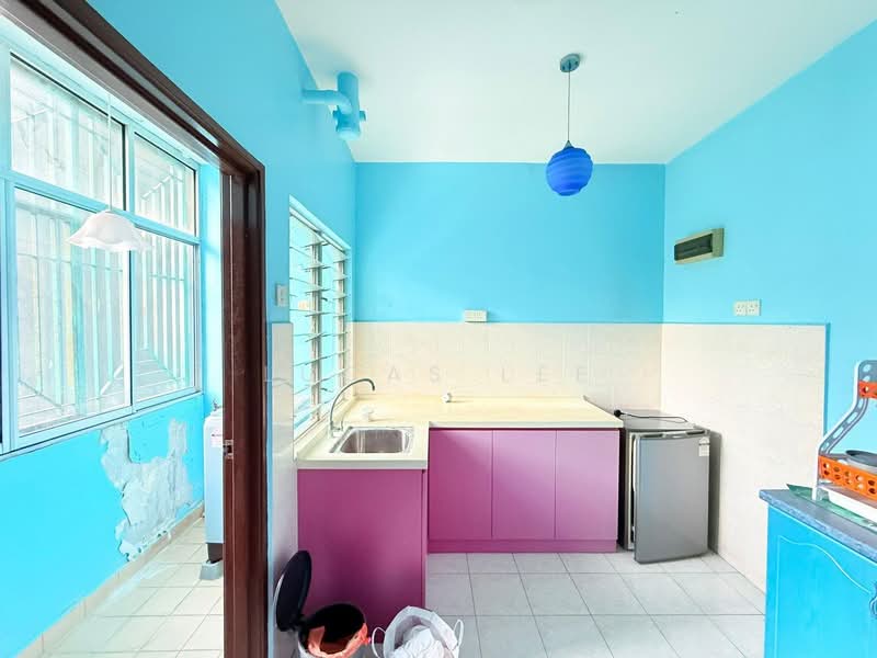 Apartment for Sale at Bistari Impian Apartment - Lucas Lee - Kitchen - PropertyGuru.com.my