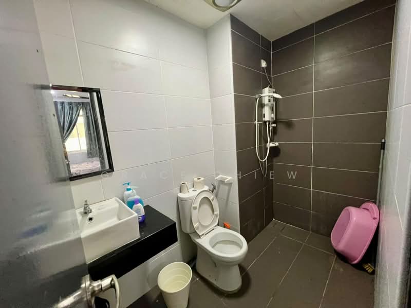 Servis Apartment untuk Disewa di KSL Residence @ Daya - Grace Chiew - Bathroom - PropertyGuru.com.my