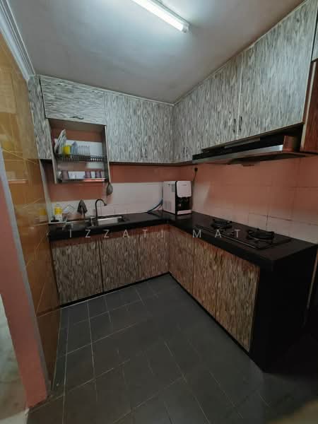 Pangsapuri untuk Dijual di Apartment Seroja - Izzati Mat - Kitchen - PropertyGuru.com.my