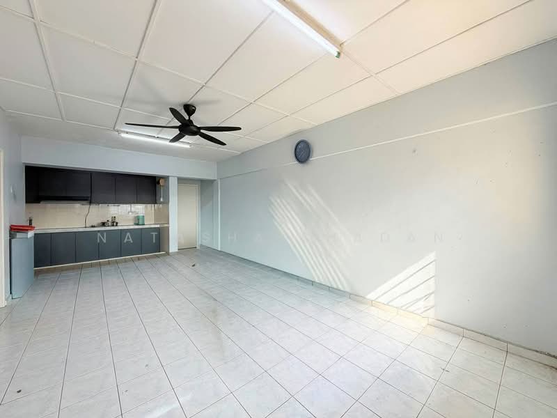Apartment for Sale at Pangsapuri Subang Suria - Natasha Shadan - Kitchen - PropertyGuru.com.my