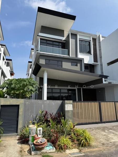 Semi-Detached House for Sale in Taman Nusa Sentral (Iskandar Puteri (Nusajaya)) - Zephyr Khoo - PropertyGuru.com.my