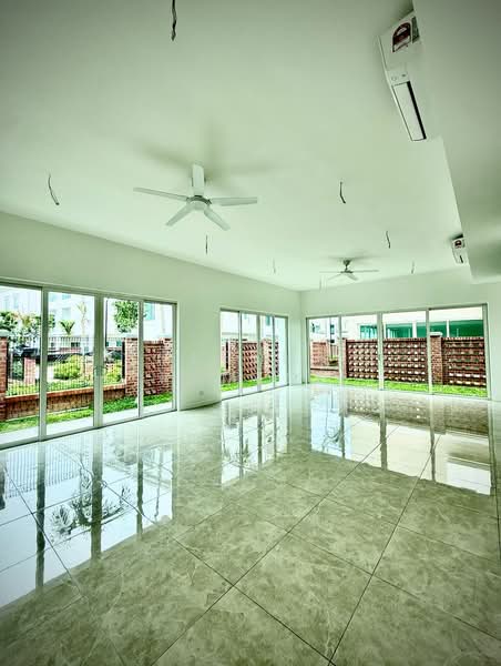 Rumah Berkembar untuk Disewa di Seri Tanjung Pinang (Tanjung Tokong) - Ressha Ramesh - Living Room - PropertyGuru.com.my