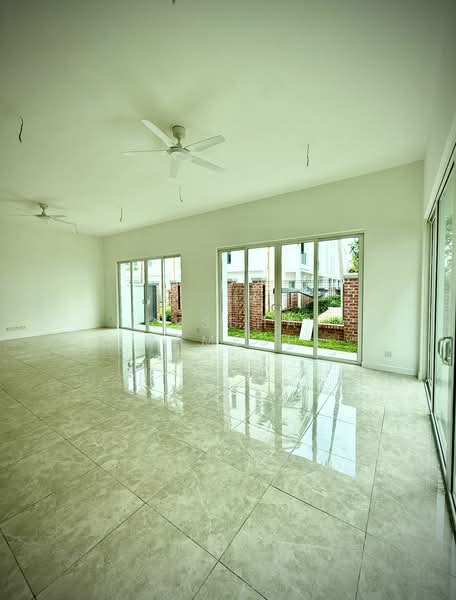 Rumah Berkembar untuk Disewa di Seri Tanjung Pinang (Tanjung Tokong) - Ressha Ramesh - Living Room - PropertyGuru.com.my