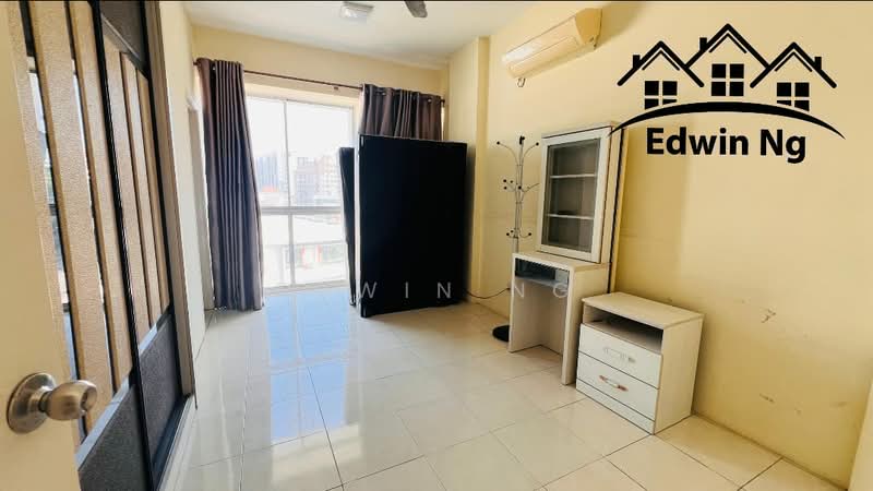 Condominium for Sale at Villa Tanjung (Tanjung Height) - Edwin Ng - Living Room - PropertyGuru.com.my