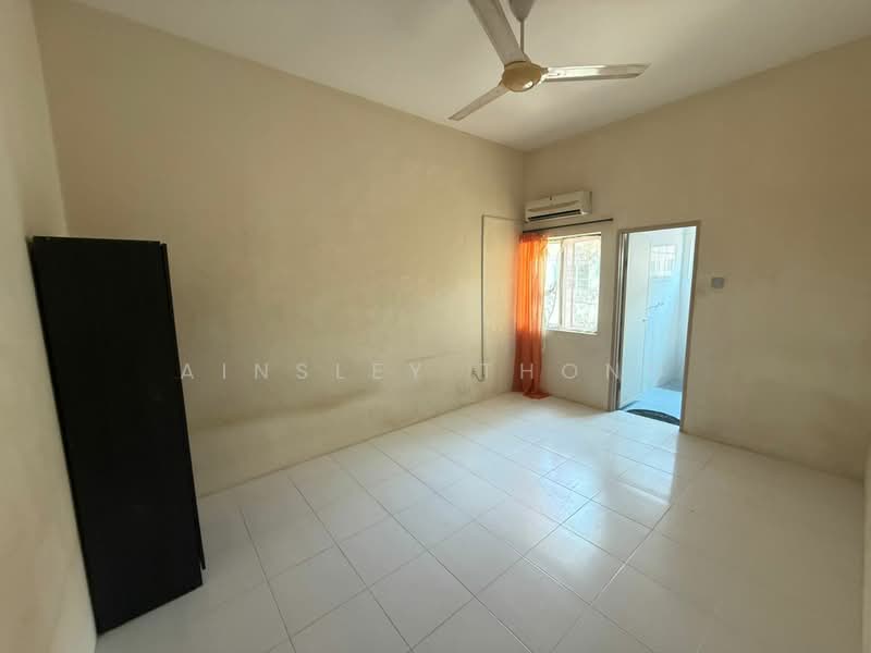 Rumah Teres 2-Tingkat untuk Dijual di Taman Klebang Bayu (Ipoh) - Ainsley Thong - Bedroom - PropertyGuru.com.my