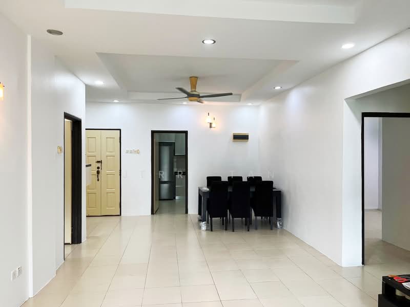 Condominium for Rent at Penhill Perdana Condominium - Jerry Tan - Living Room - PropertyGuru.com.my
