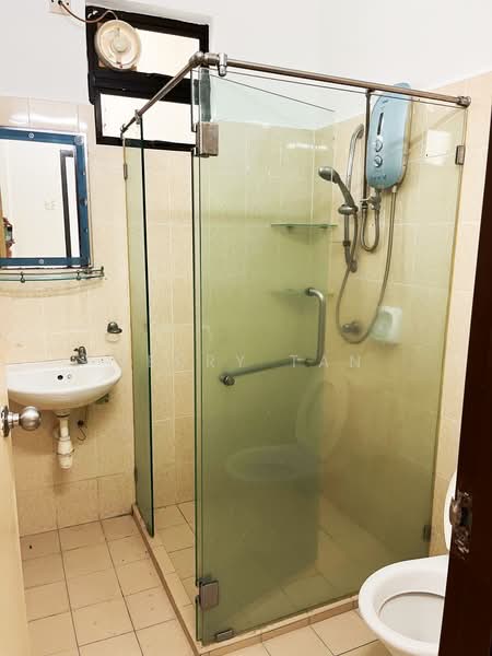 Condominium for Rent at Penhill Perdana Condominium - Jerry Tan - Bathroom - PropertyGuru.com.my