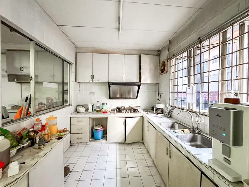 Rumah Teres 2 Tingkat untuk Dijual di Seksyen 9 (Shah Alam) - Reena Sarif - Kitchen - PropertyGuru.com.my