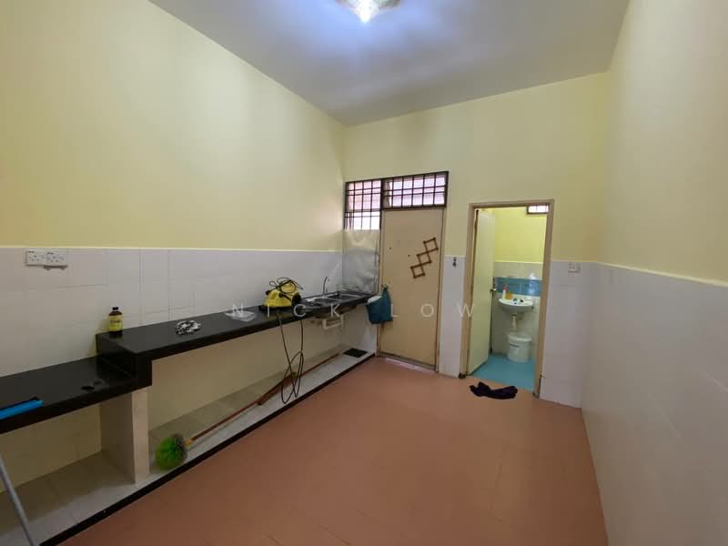 2-storey Terraced House for Rent in Kangkar Pulai (Skudai) - Nick Low - Kitchen - PropertyGuru.com.my