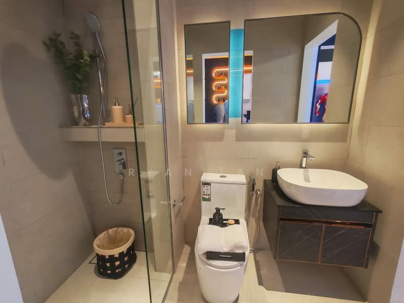 Service Residence for Sale at Majestic Gen Sphere - Ryan Tan - Bathroom - PropertyGuru.com.my