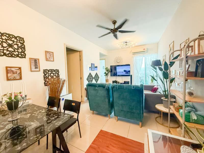 Servis Apartment untuk Dijual di Saville @ Melawati - Pit Zahid - Living Room - PropertyGuru.com.my