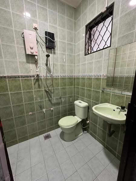 Rumah Teres 1 Tingkat untuk Dijual di Taman Ipoh Permai (Ipoh) - Steven . - Bathroom - PropertyGuru.com.my