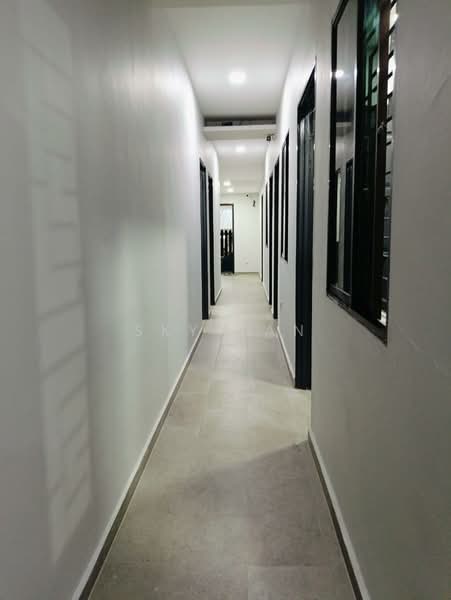 Rumah Teres 1 Tingkat untuk Dijual di Taman Century (Johor Bahru) - Sky Tan - Corridor - PropertyGuru.com.my