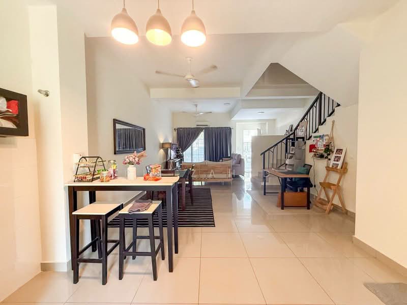 2-storey Terraced House for Sale in Dengkil (Selangor) - Pit Zahid - Living Room - PropertyGuru.com.my